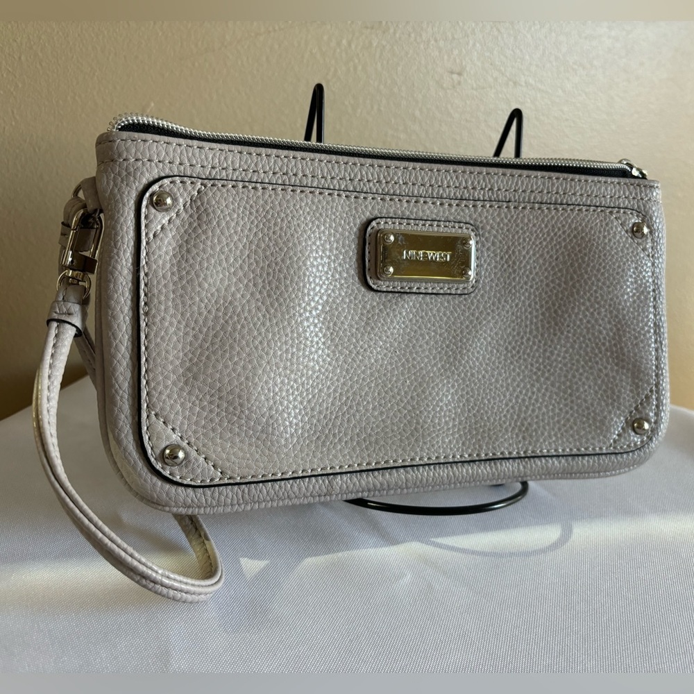 Nine‎ West clutch.